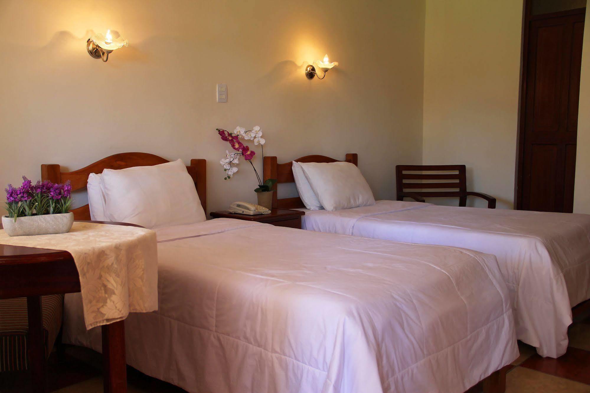 Hotel Villa De Valverde Ика Екстериор снимка